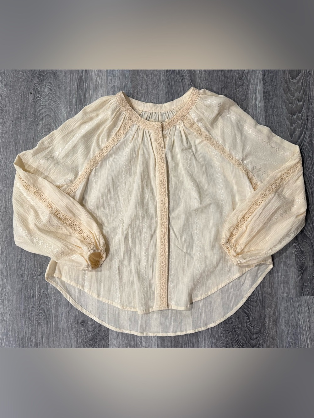 CUPIO Women’s Cream Boho Peasant Lace Trim Round Neck Button Blouse, Size S